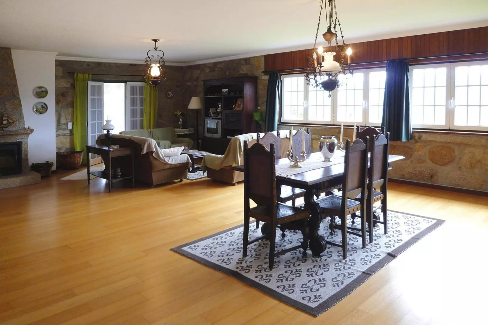 Holiday home Luzim-Dining room