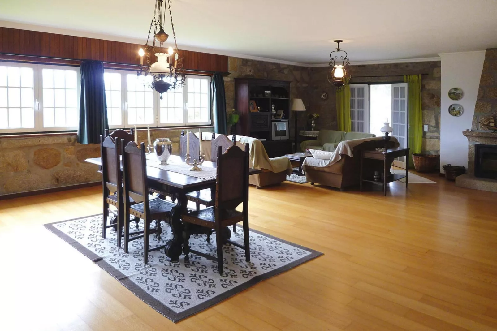 Holiday home Luzim-Dining room