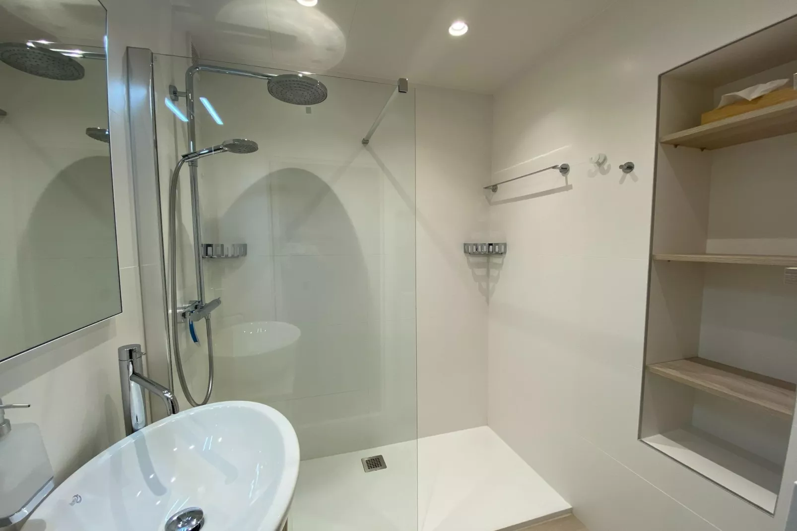 ECLAIRCIE 1 / 0001-Bathroom