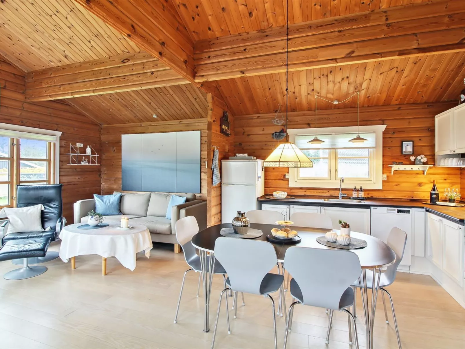 "Awarth" - 500m from the sea-Inside