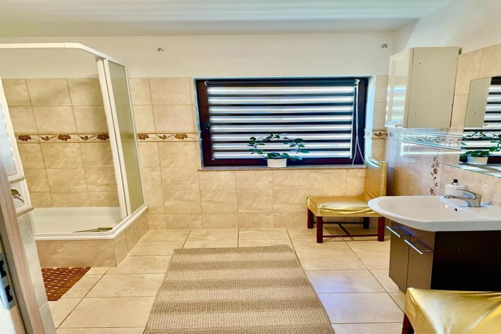 Holiday spacious modern flat in Dabrowa-Salle de bain