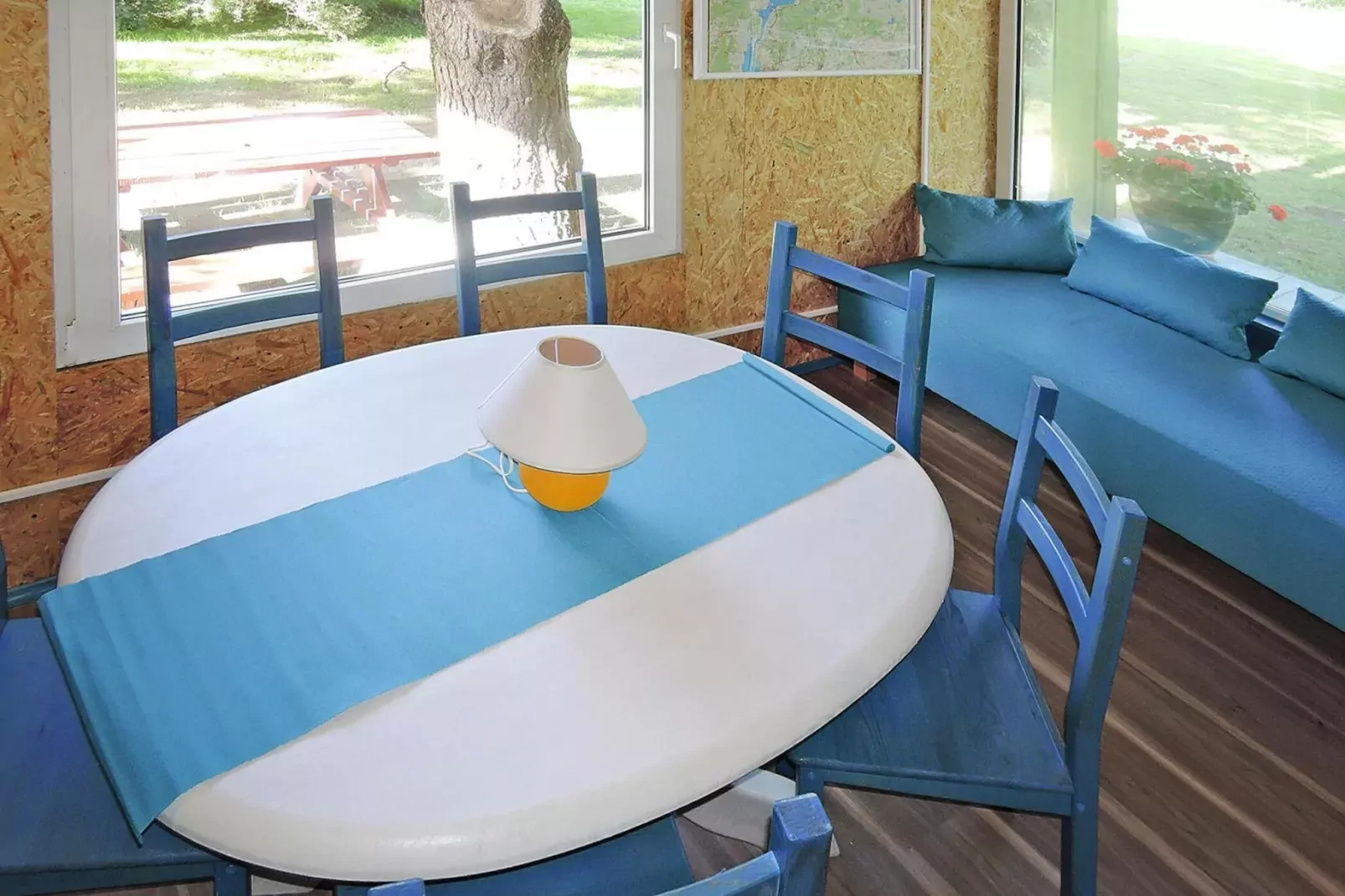 The Green House in Sulomino Western Picnic Country nr 6-Dining room