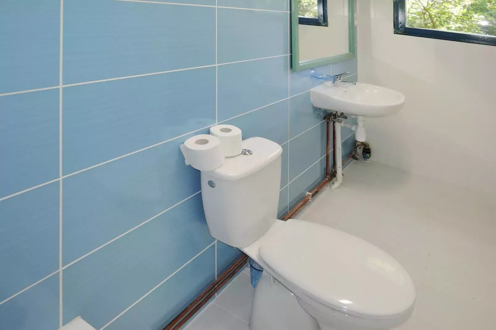 The Green House in Sulomino Western Picnic Country nr 6-Bathroom