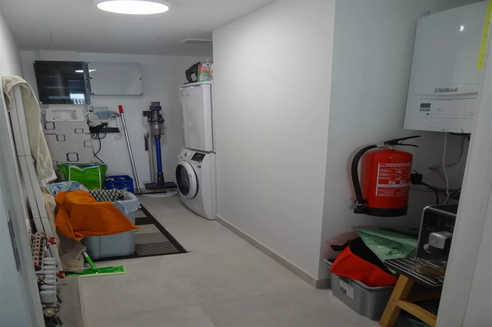 LECTUS VI 0101GAR-Facilities