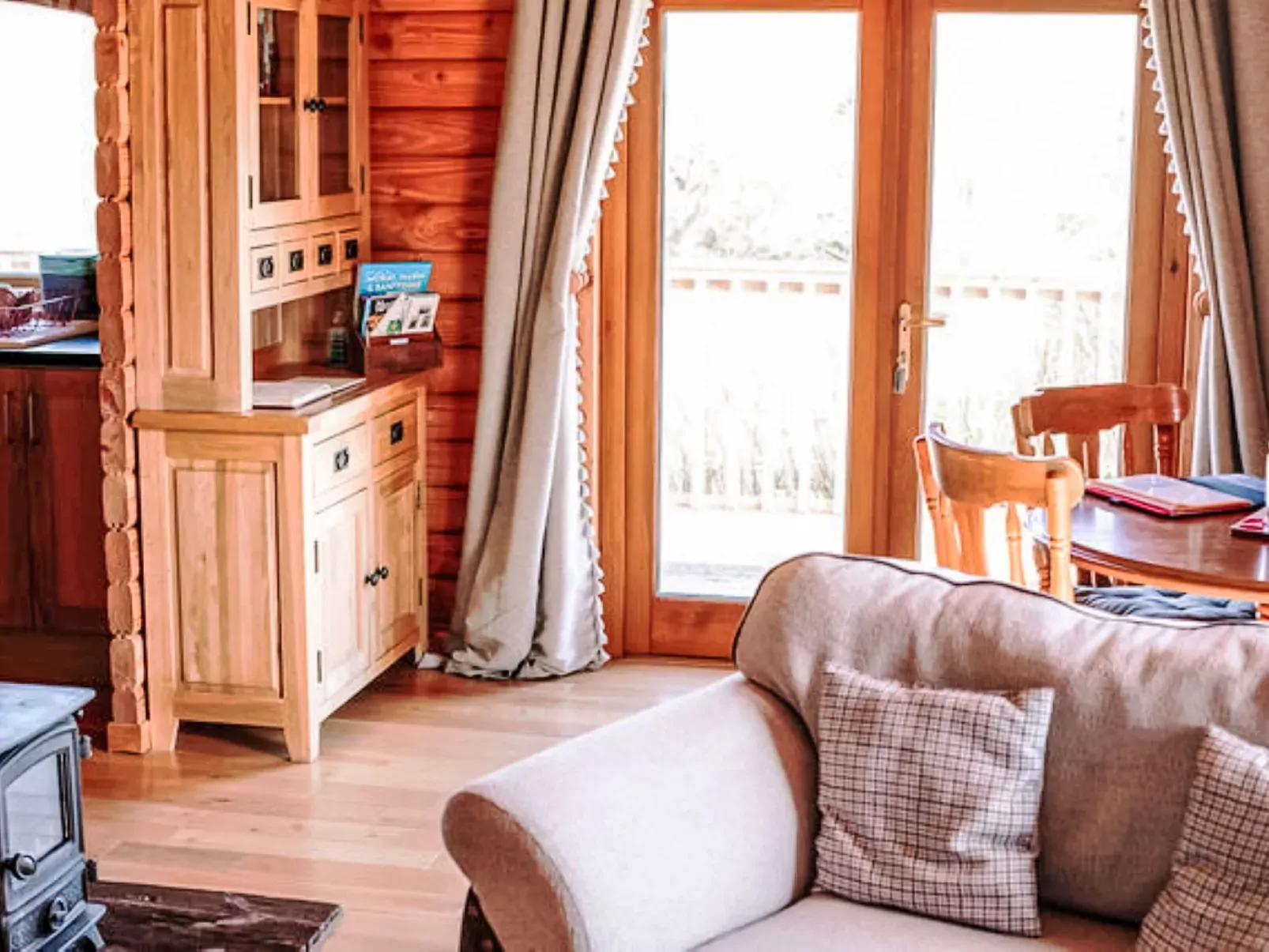 Bonnie View Lodge-Inside
