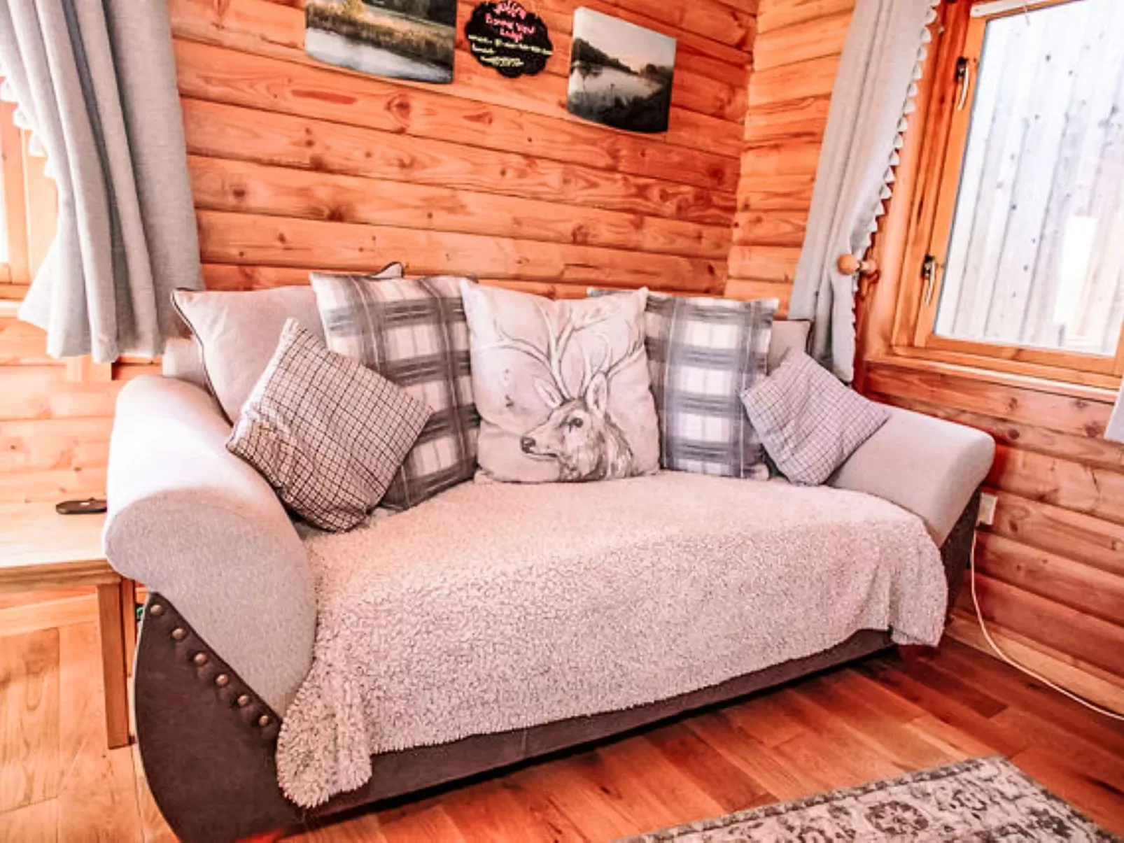 Bonnie View Lodge-Inside