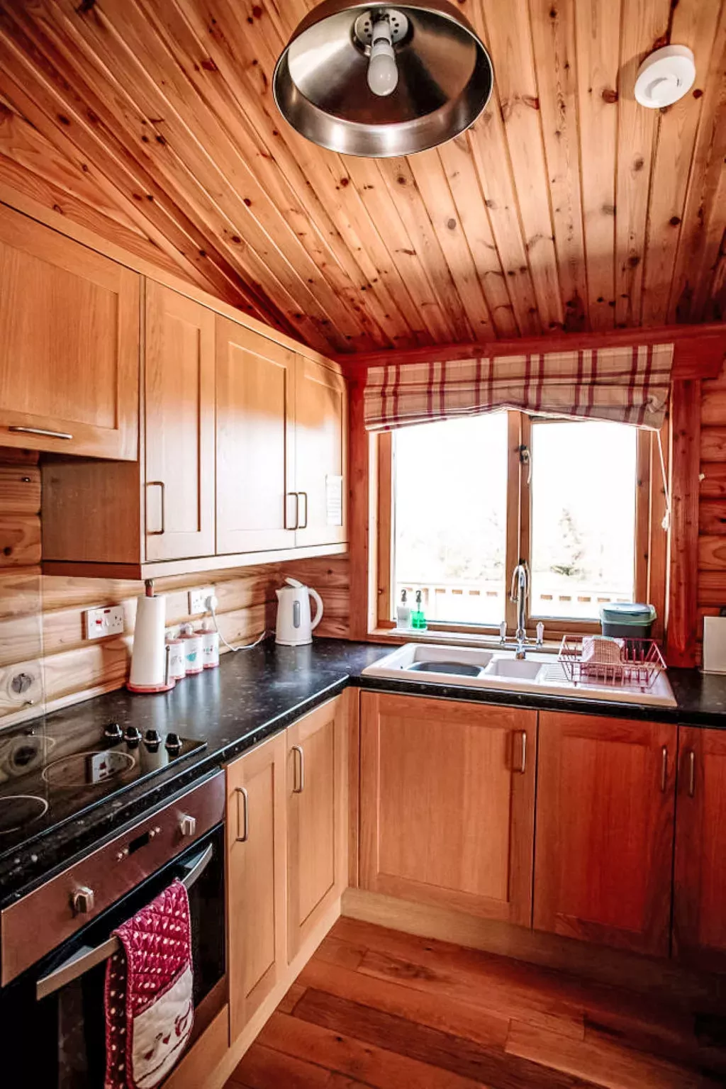 Bonnie View Lodge-Inside