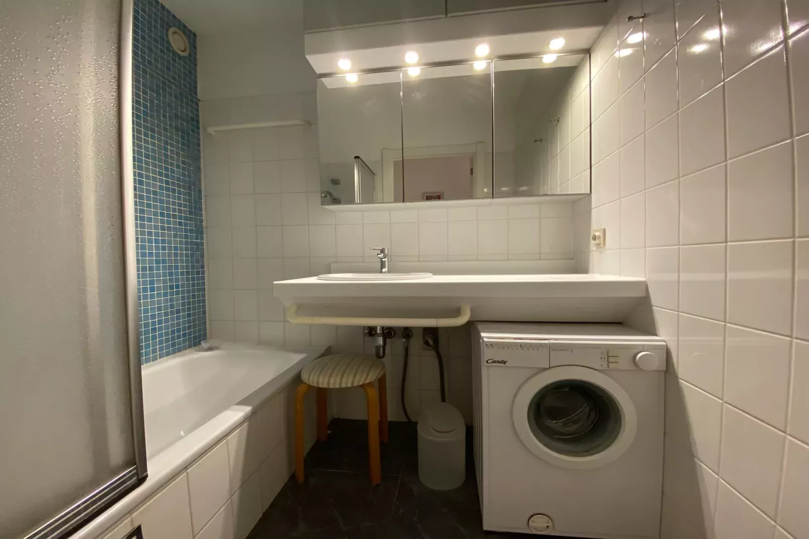 DEN OEVER VI 103-Badezimmer