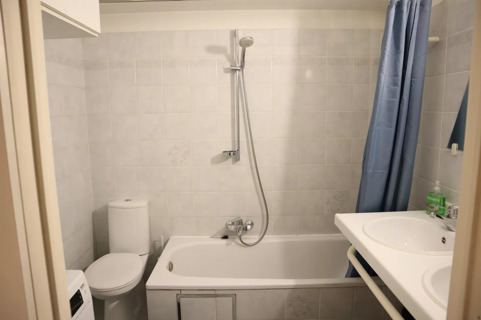 DEN OEVER V 108-Bathroom