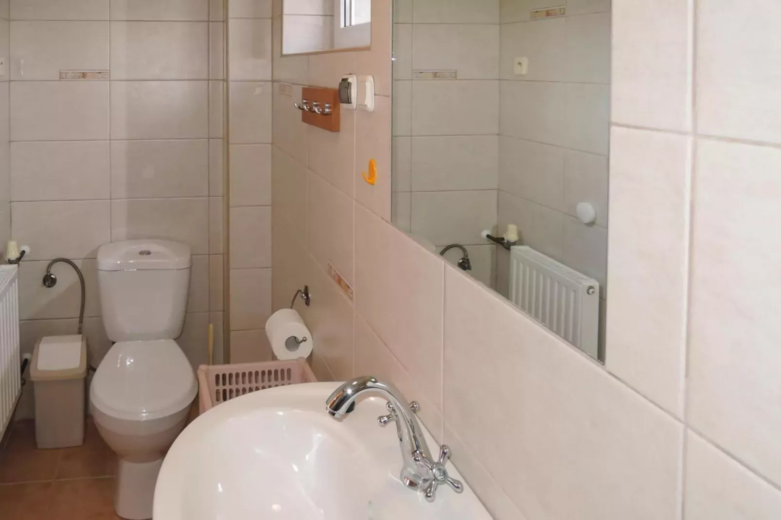 Lovely holiday home in Pobierowo for 20 persons-Bathroom