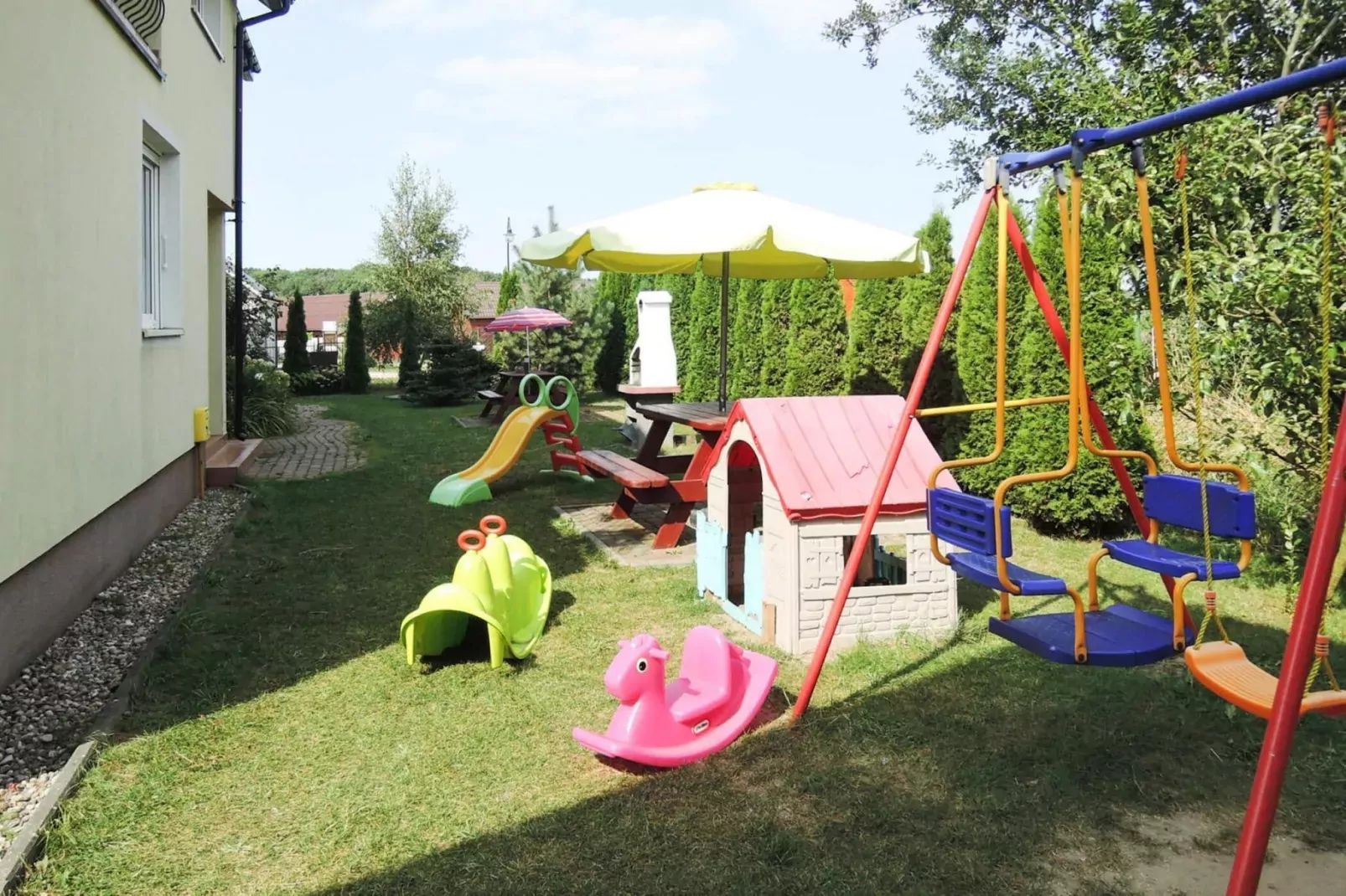 Holiday luxury apartment in Rewal-Gardens summer
