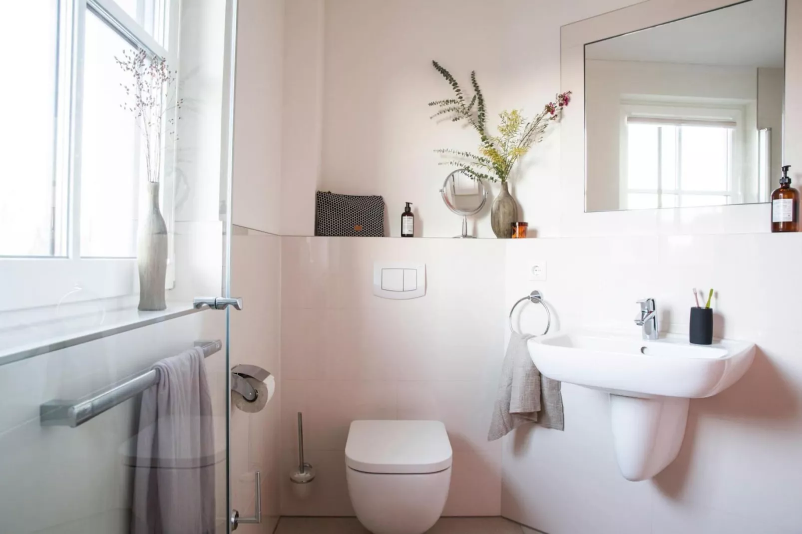 Schilfrohrsänger 8-Bathroom