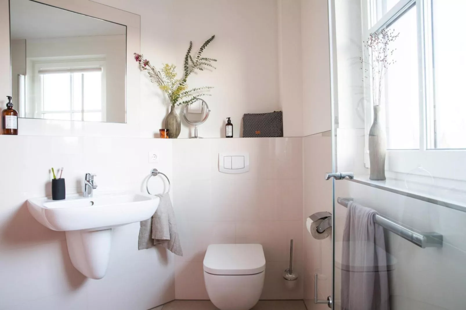 Schilfrohrsänger 8-Bathroom