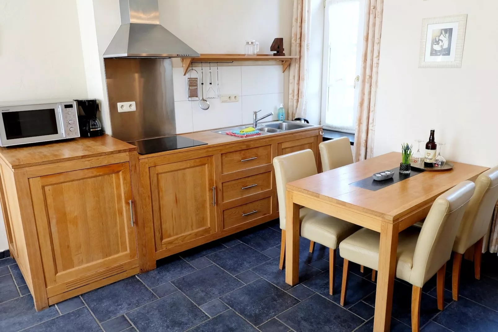 Studio voor twee Domaine Château Dieupart-Kitchen