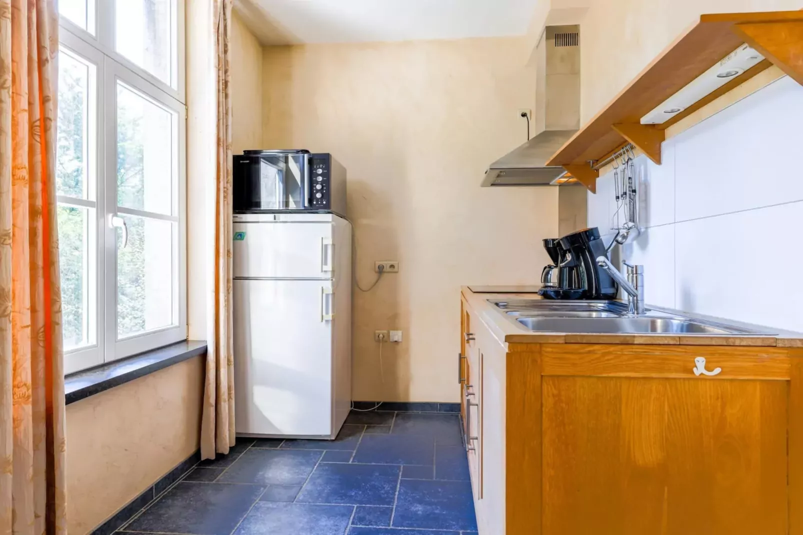 Appartement voor vier Domain Château Dieupart-Küche