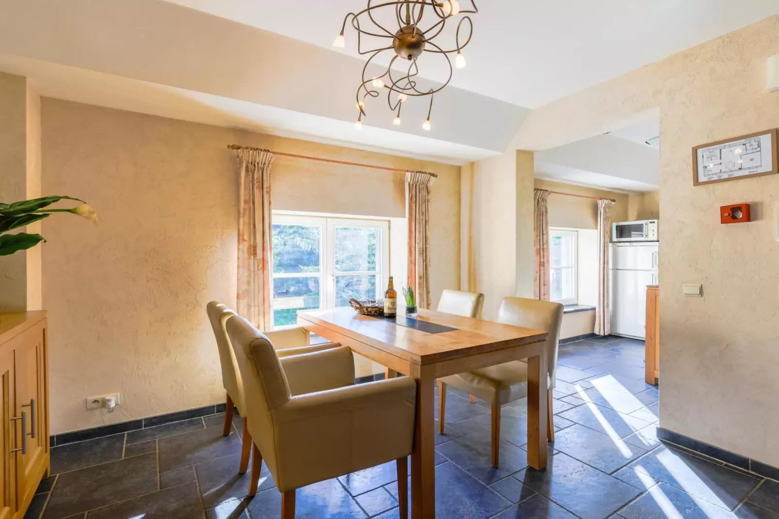 Apartment 6-Dining room