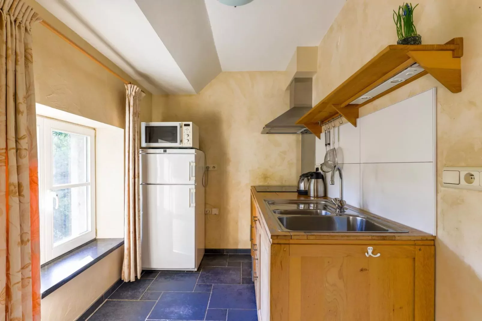 Apartment 6-Kitchen