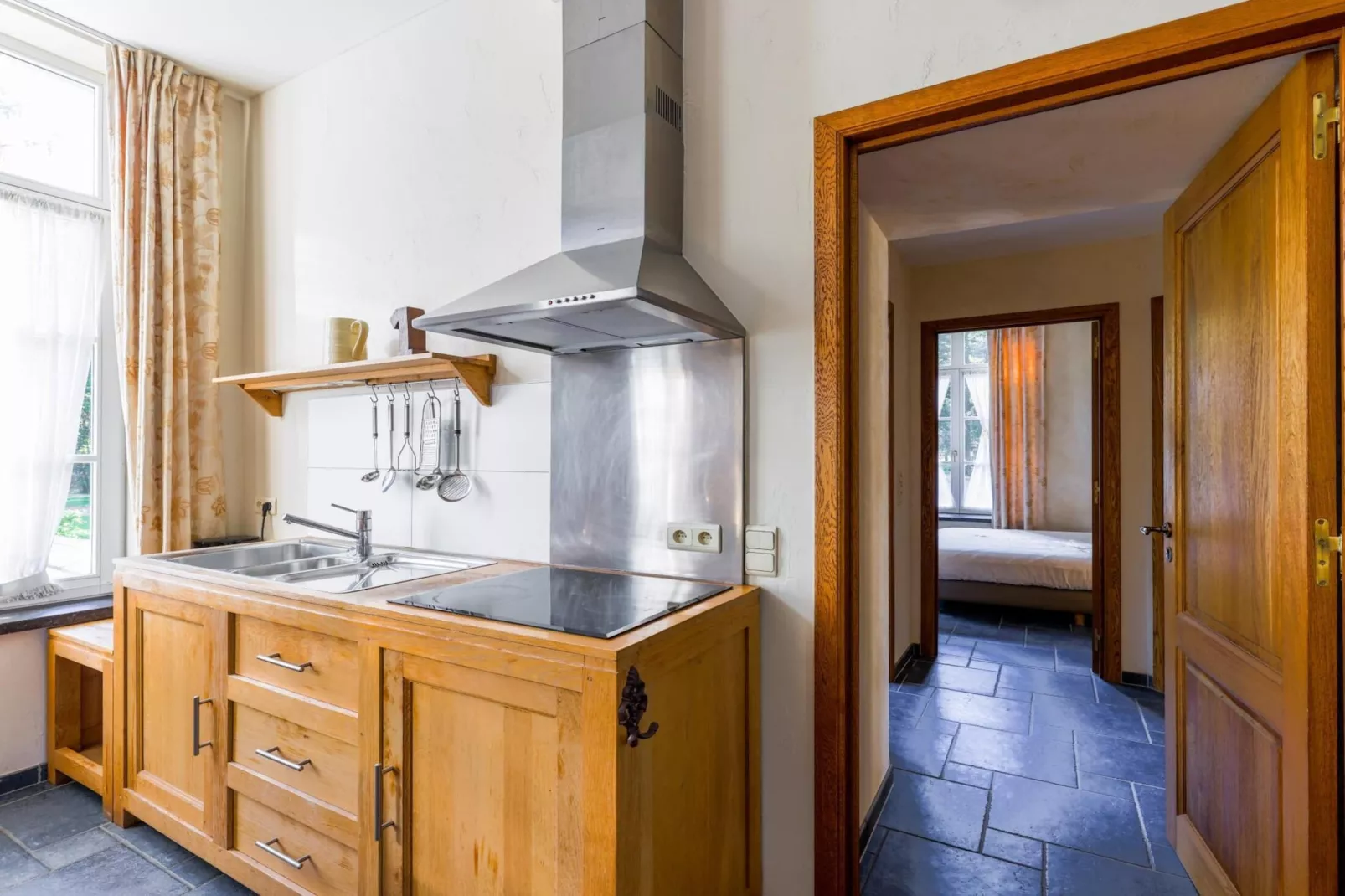 Appartement voor zes Domain Château Dieupart-Kitchen