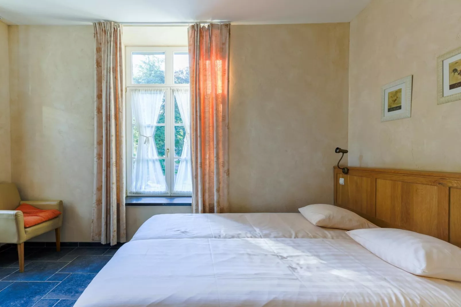 Appartement voor zes Domain Château Dieupart-Bedroom