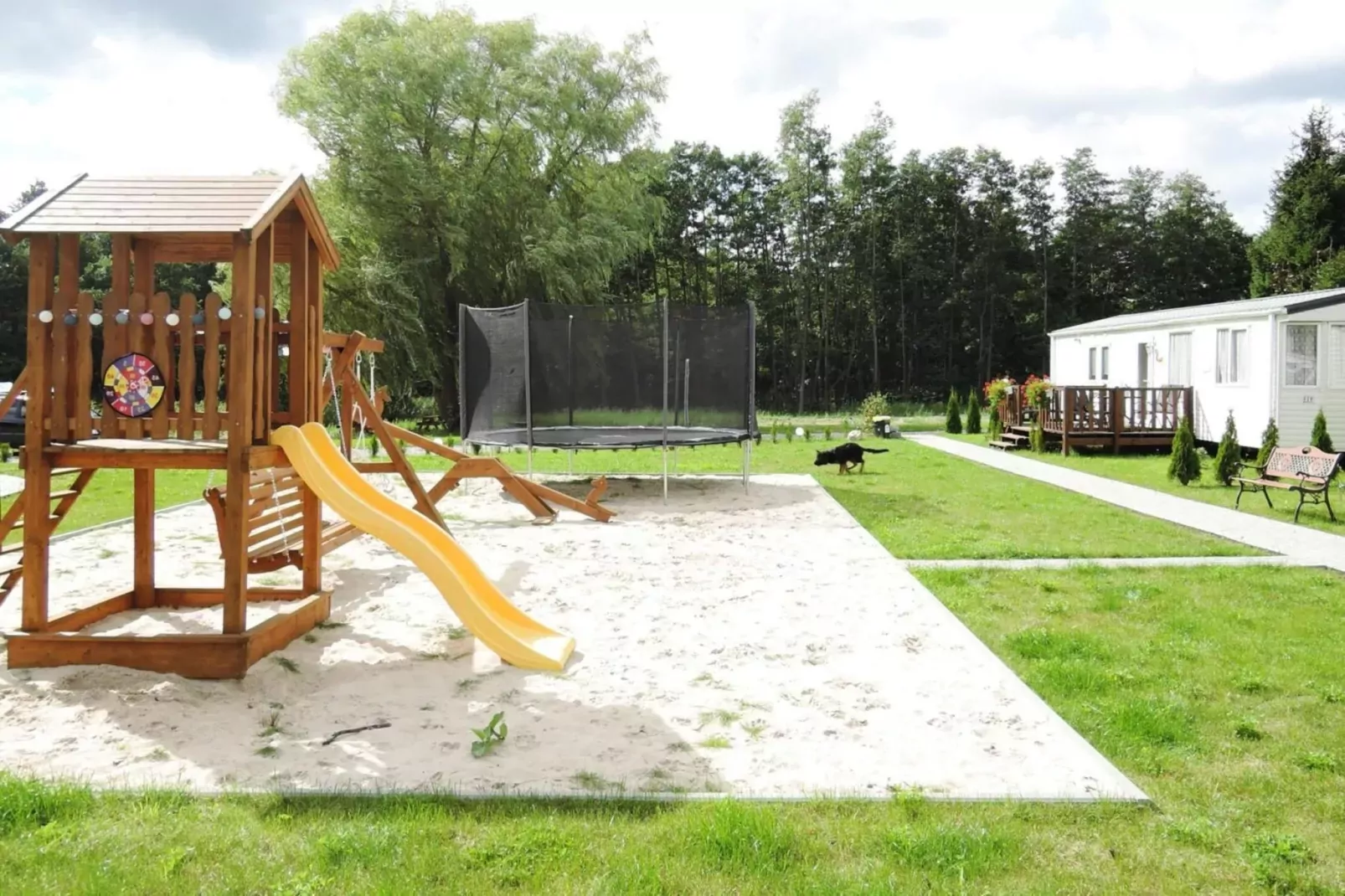 Holiday homes by the Lake Kolczewo 1-6 pers-Gardens summer