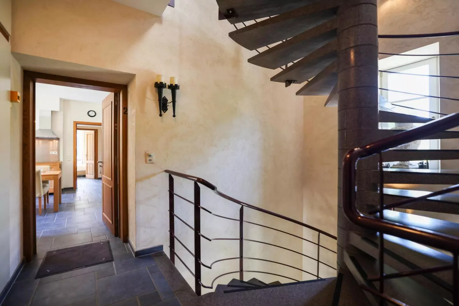 Apartment 2-Landing