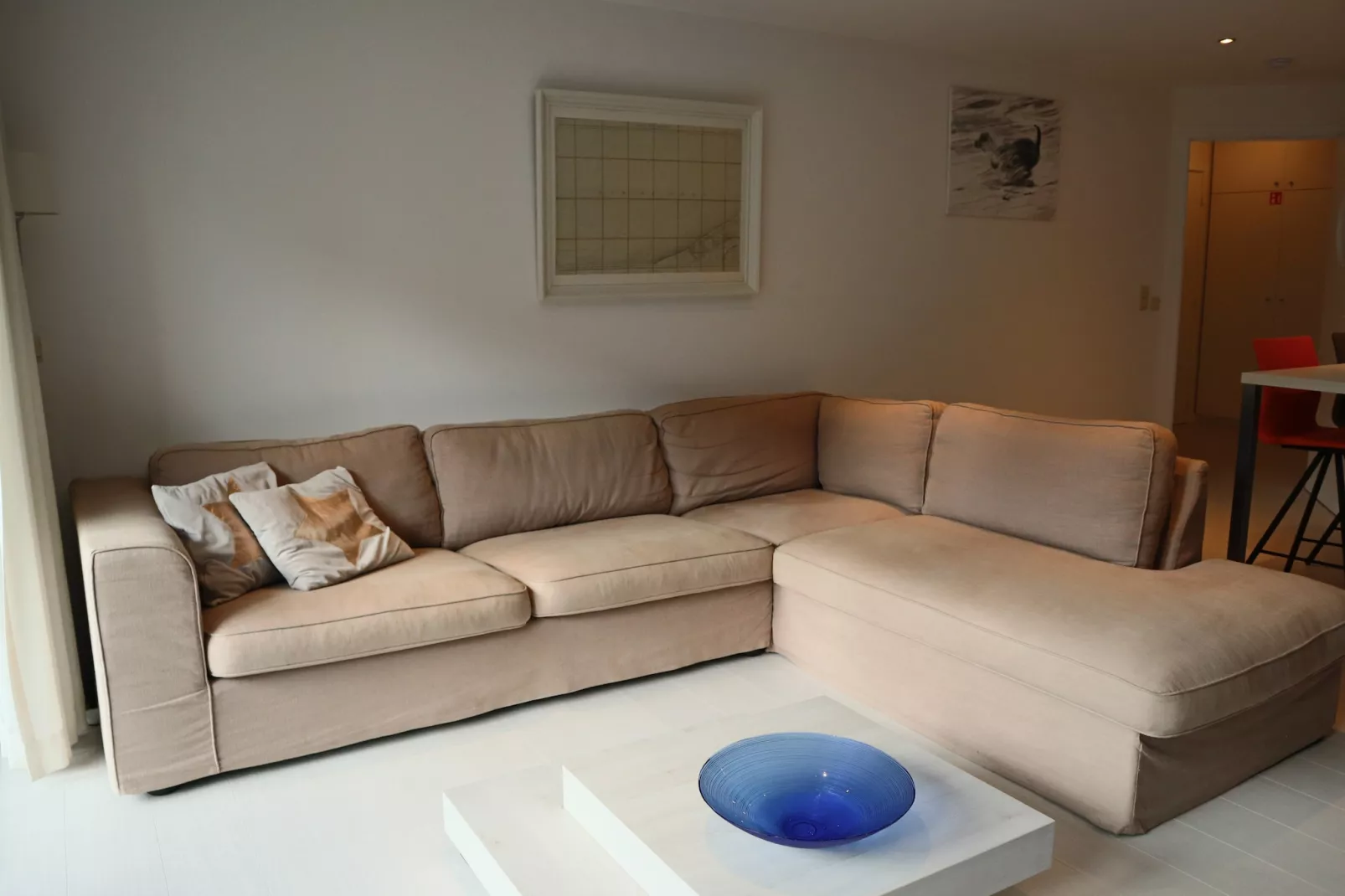 CAPE COD 201-Living room