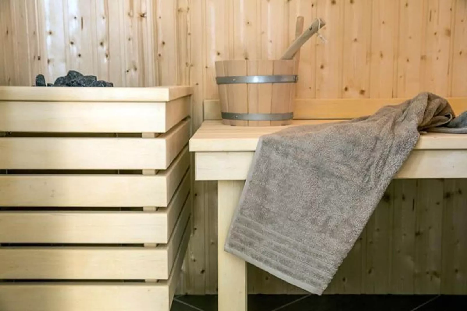 Schilfrohrsänger 61-Sauna