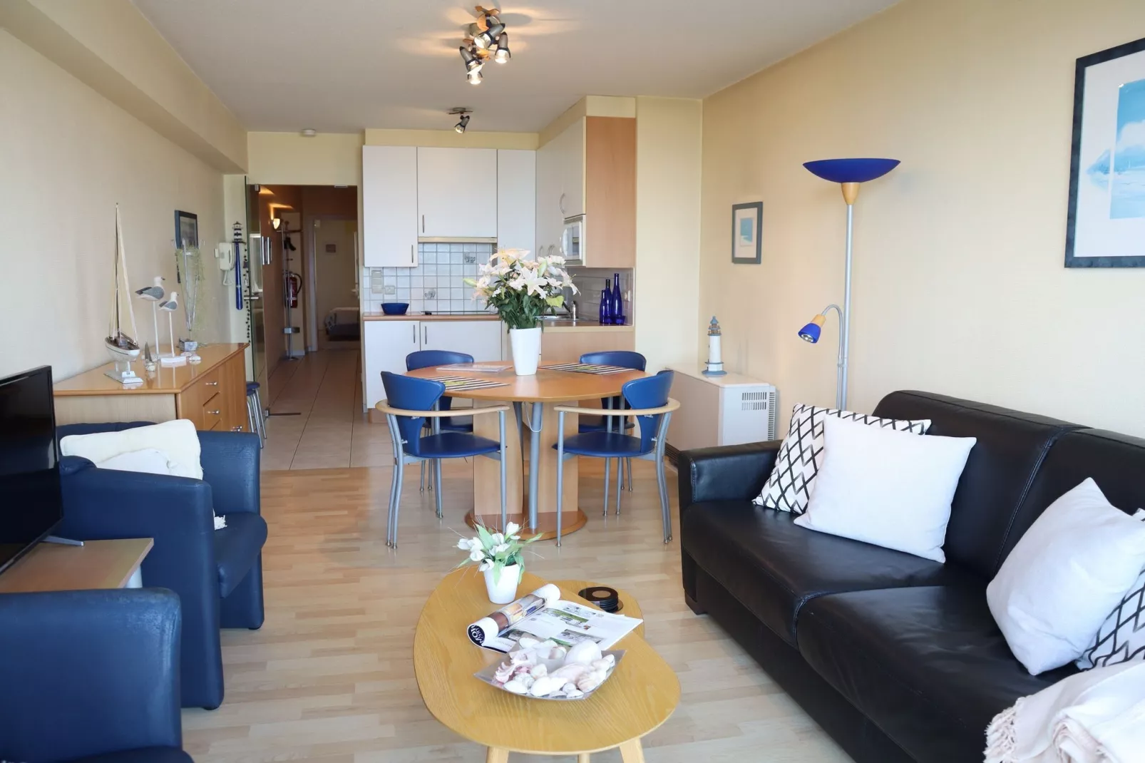 GOUNOD 201-Living room