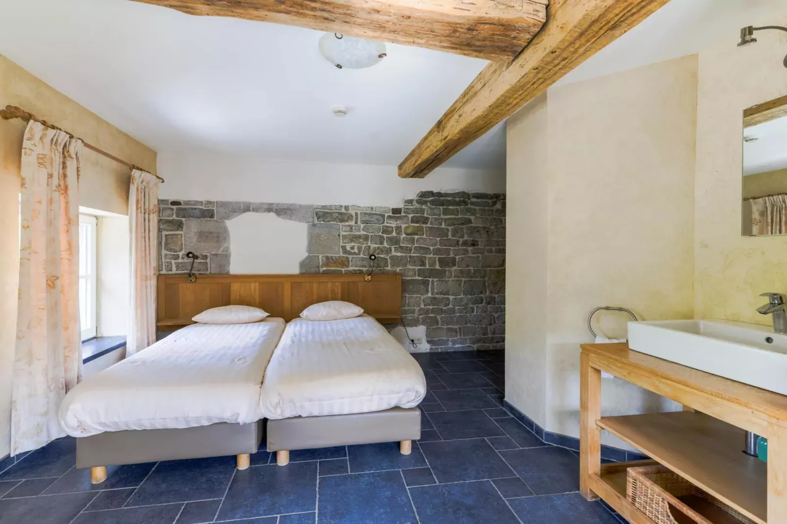 Appartement voor zes Domaine Château Dieupart-Chambre