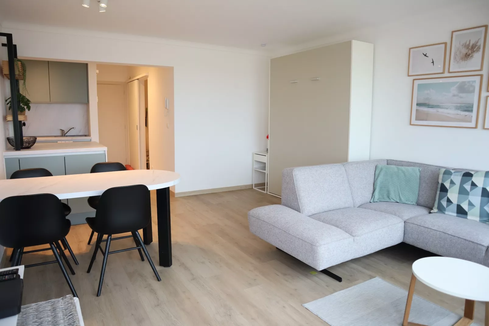 RIVA BELLA 102-Living room