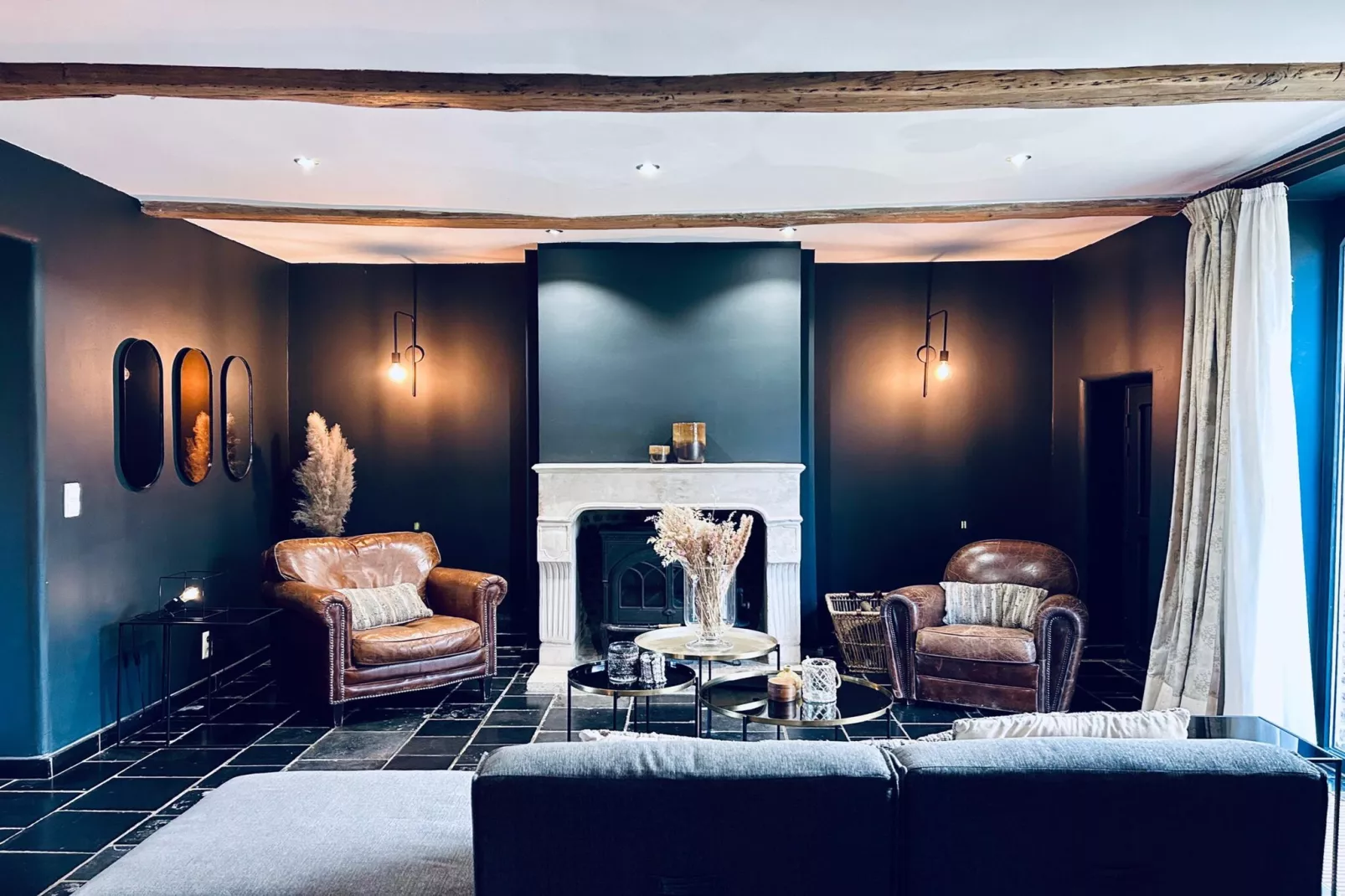 Au Milieu De Nulle Part-Living room