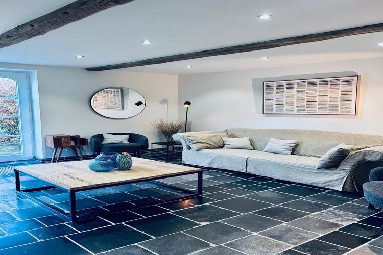 Au Milieu De Nulle Part-Living room