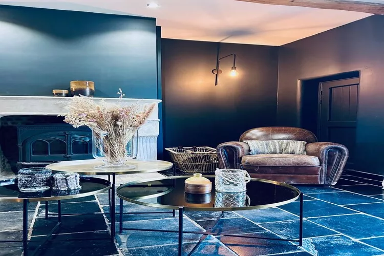 Au Milieu De Nulle Part-Living room