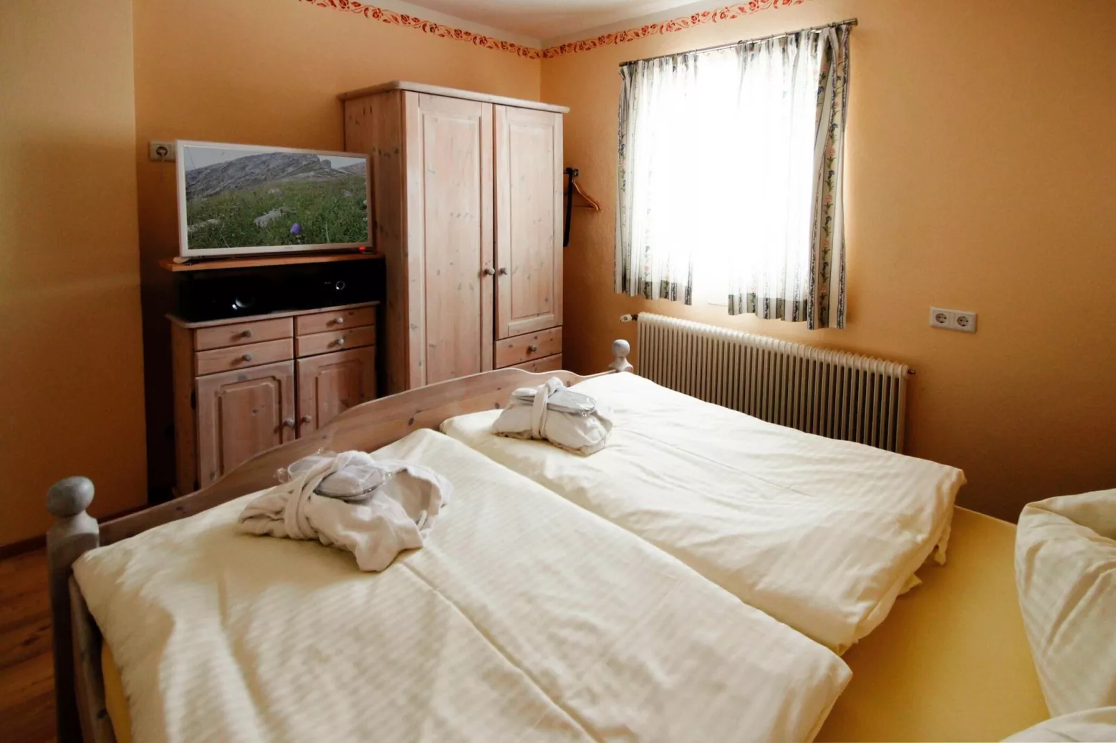 Menardi A-Bedroom