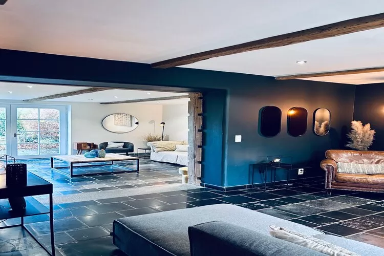 Au Milieu De Nulle Part-Living room