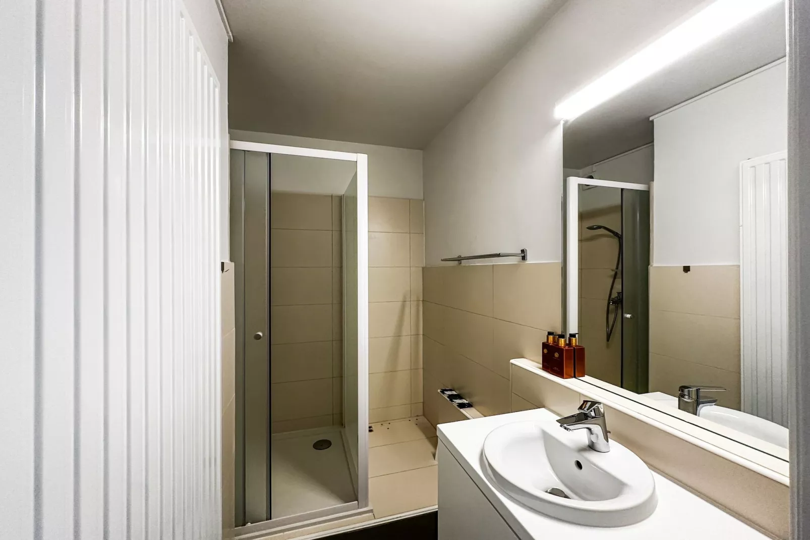 STRAND PALACE 0102PK-Bathroom