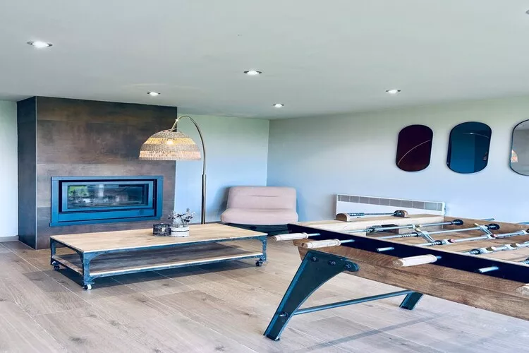 Au Milieu De Nulle Part-Living room