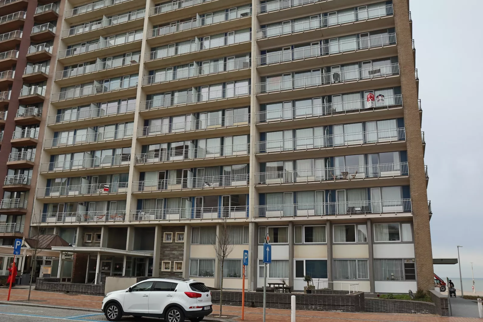 STRAND PALACE 0102PK-Exterior summer