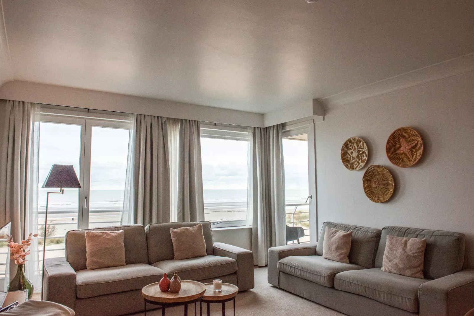 STRAND PALACE 0102PK-Living room