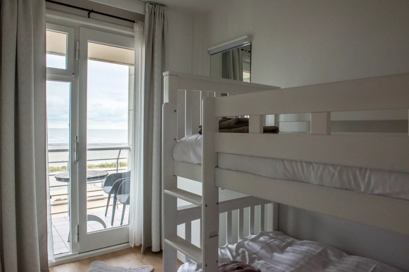 STRAND PALACE 0102PK-Bedroom