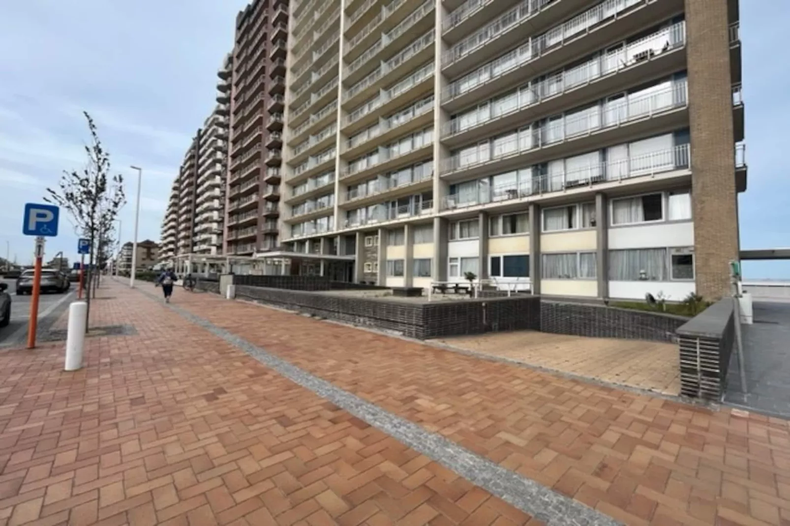 STRAND PALACE 0102PK-Exterior summer
