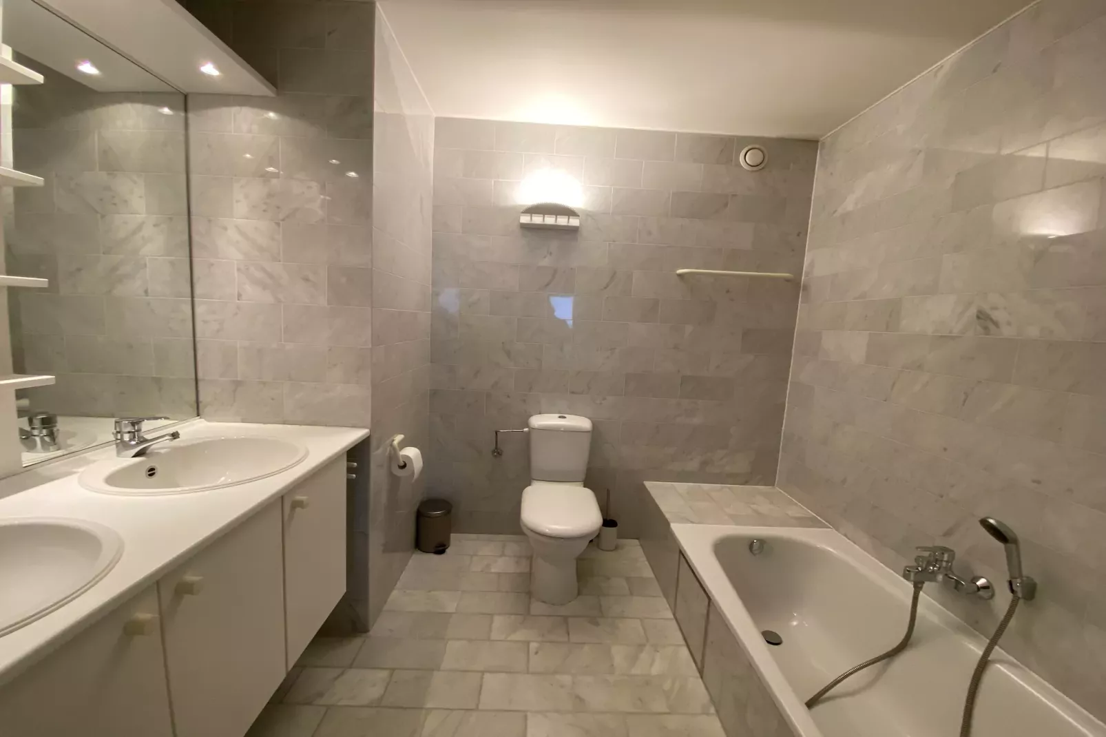 CASINO AB A1003GAR-Bathroom