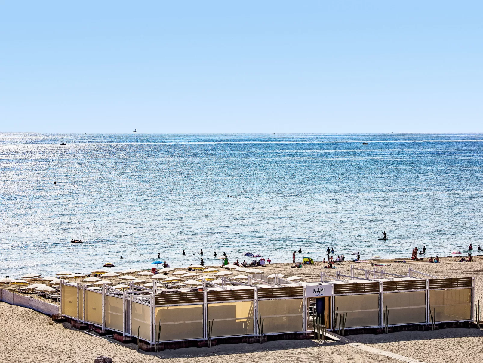 Le Beach-Outside