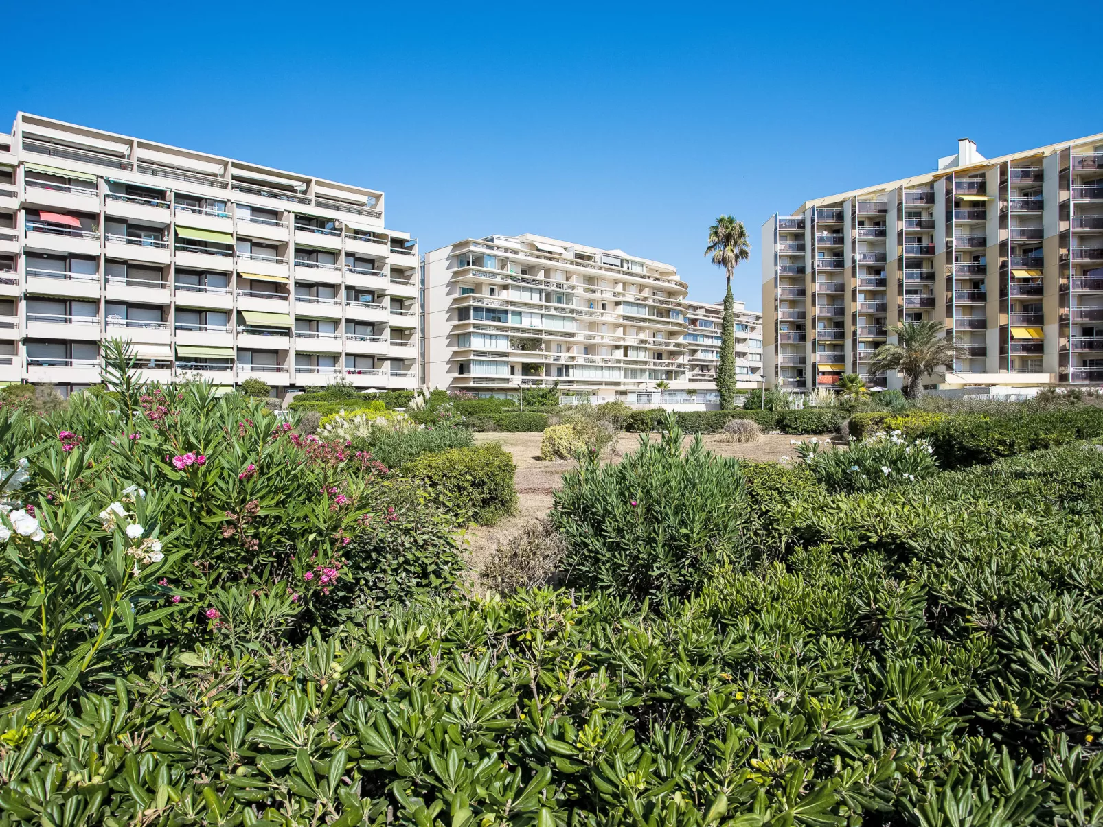 Le Beach-Outside
