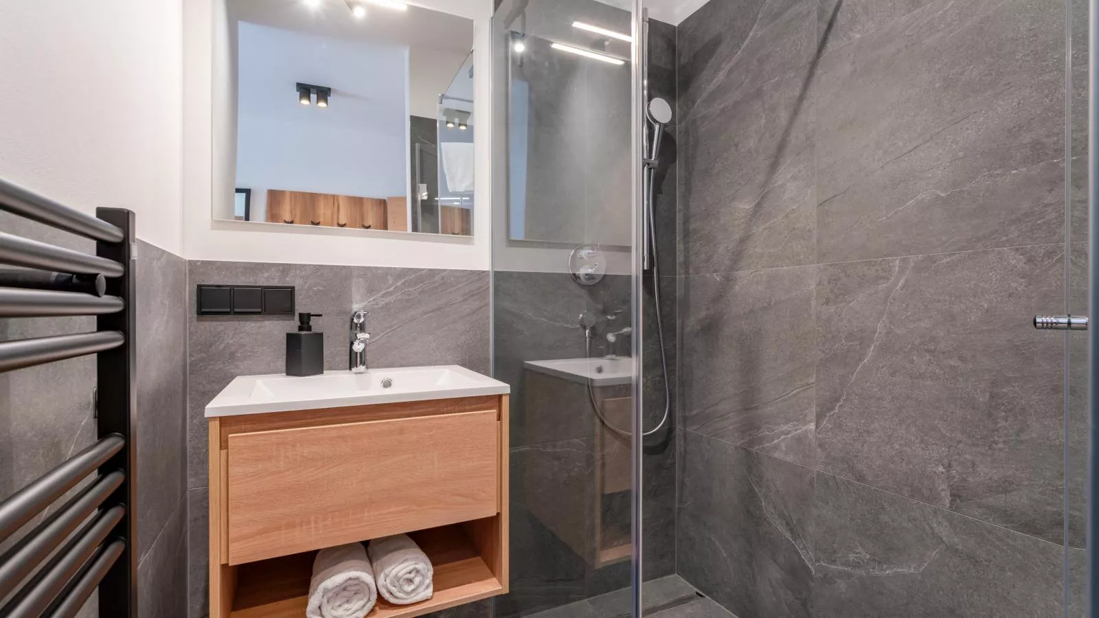 Grebenzen Lodge 44-Bathroom