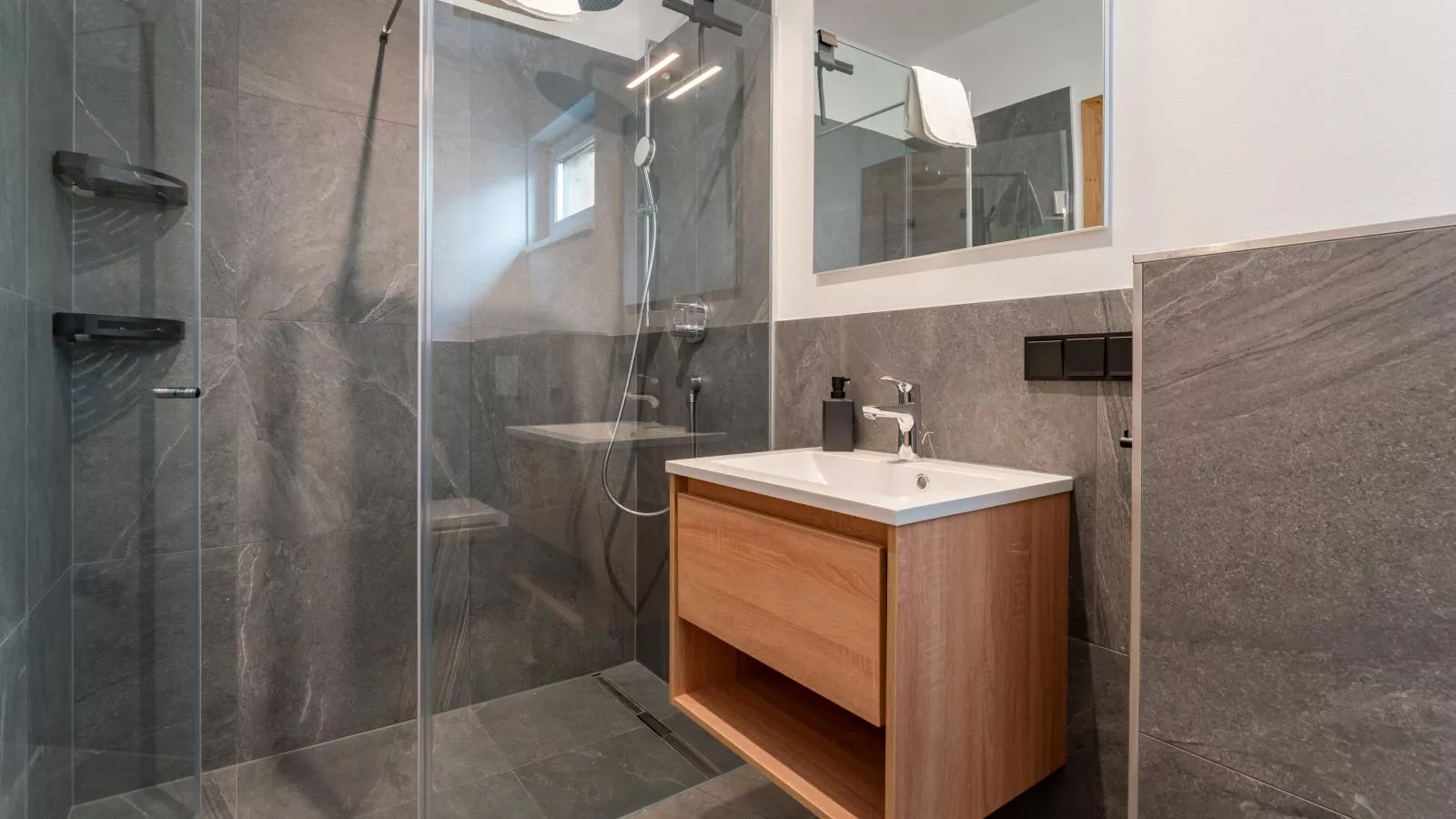Grebenzen Lodge 44-Bathroom