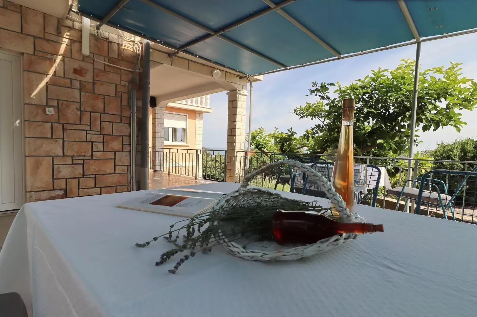 Apartments Villa Marijana - Standard One Bedroom Apartment with Terrace and Garden View (Marijana 4)-Terrassenbalkon