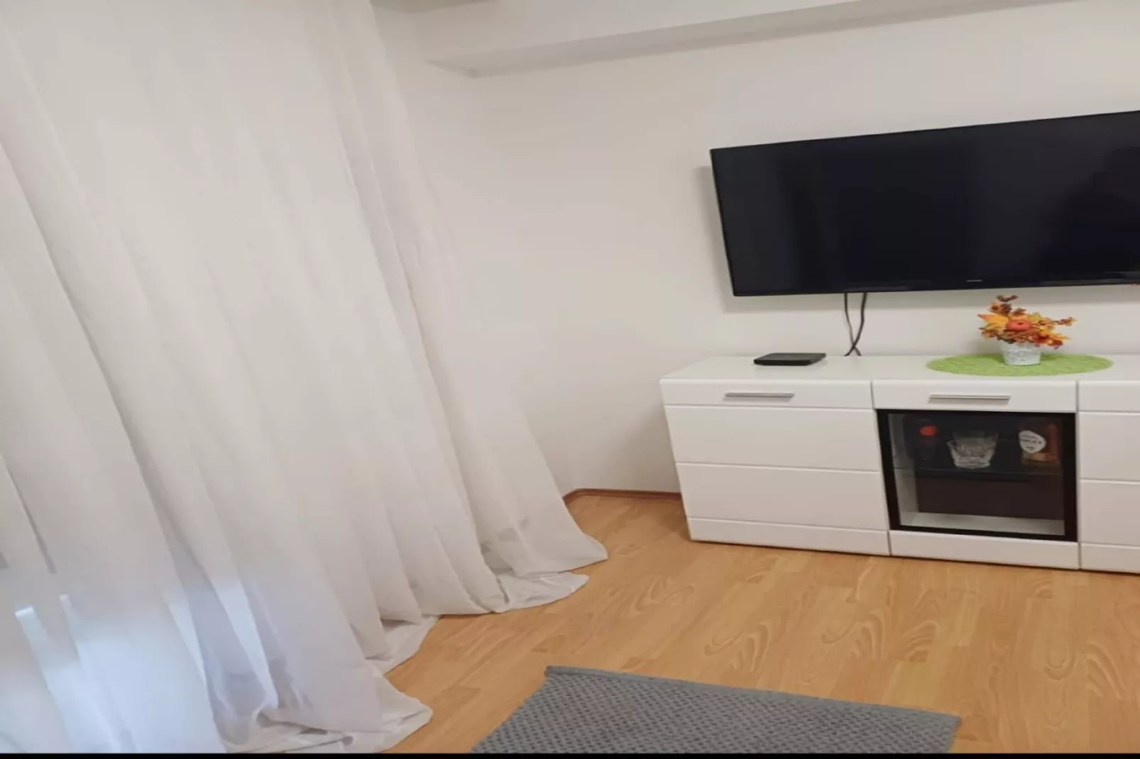 Apartment Alba - Three Bedroom Apartment with Loggia