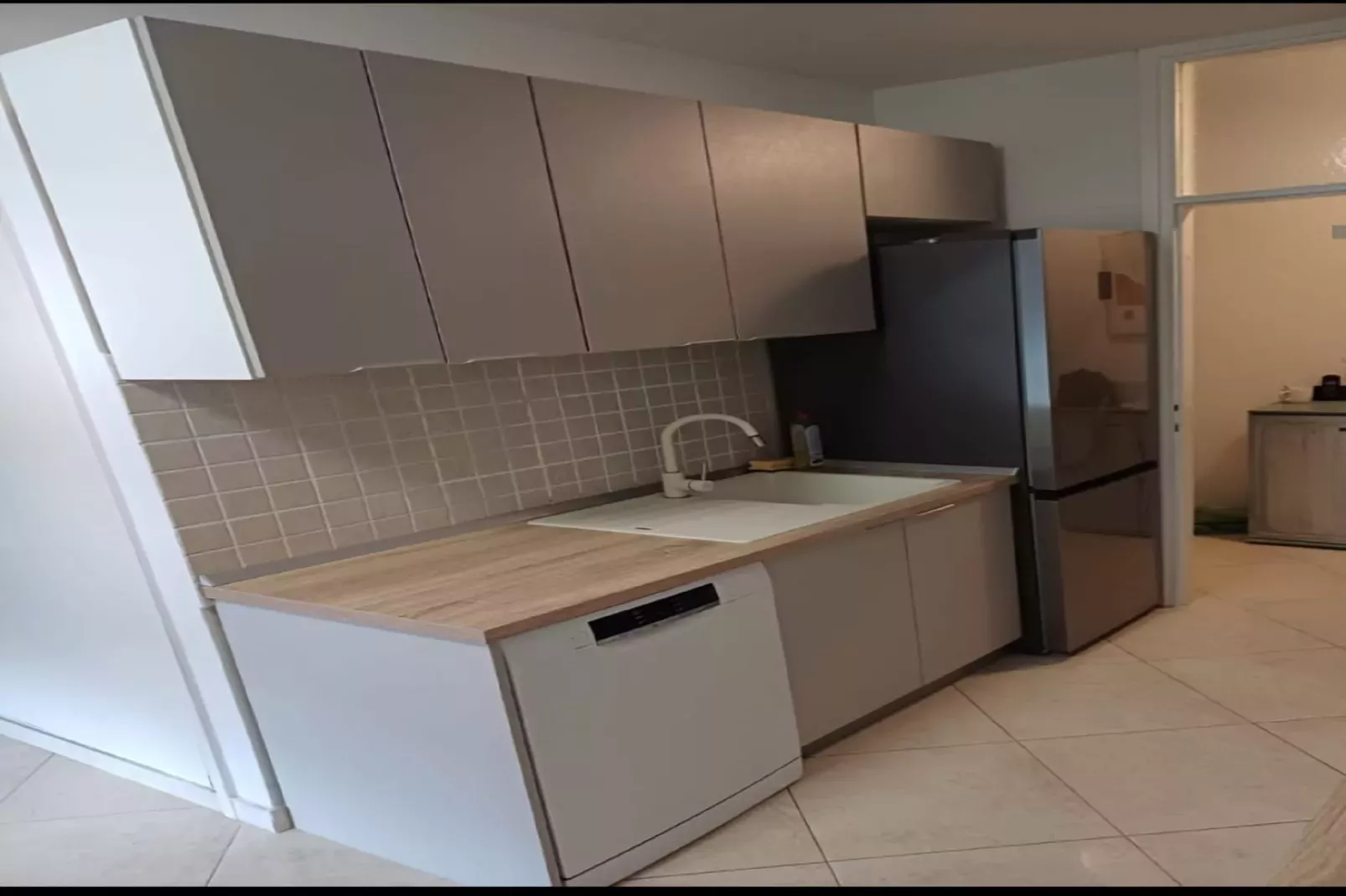 Apartment Alba - Three Bedroom Apartment with Loggia-Cuisine