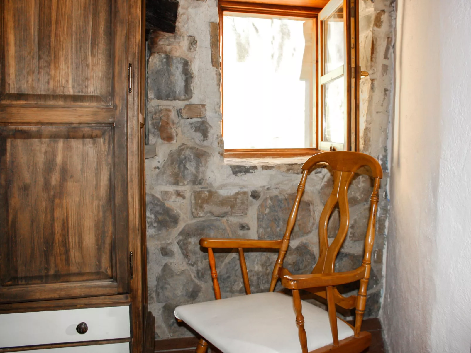 Potes Vinon - Cabaña-Inside